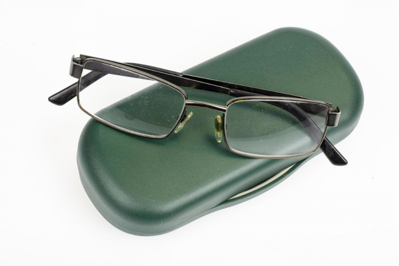 Como escolher a caixinha de óculos perfeita para proteger suas lentes